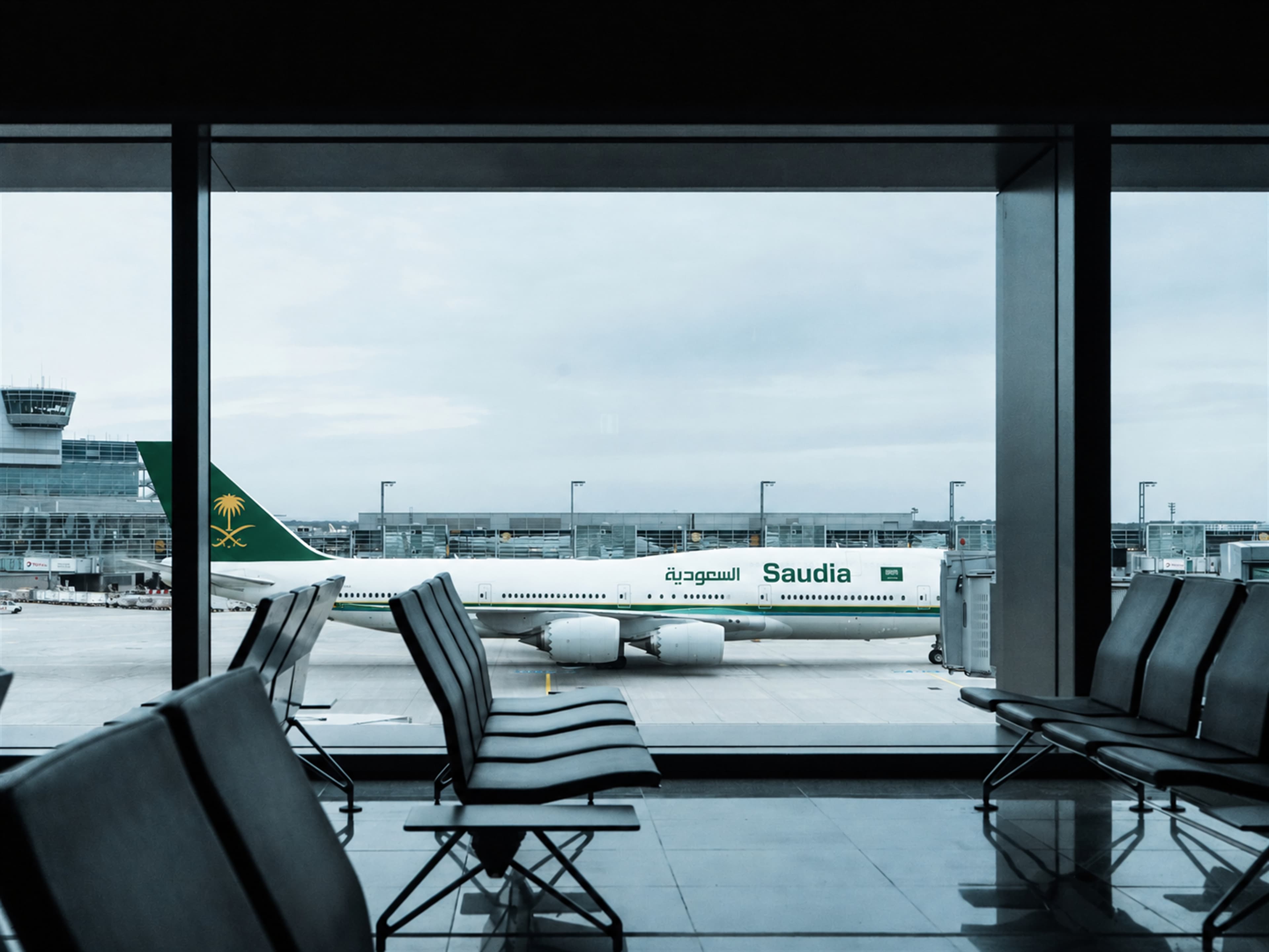 Airport Transfer — White Line